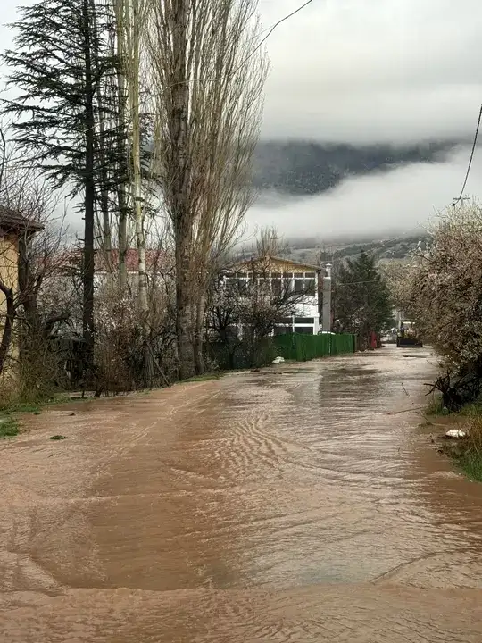 Tarım Arazileri ve Seralar Su Altında Kaldı 4